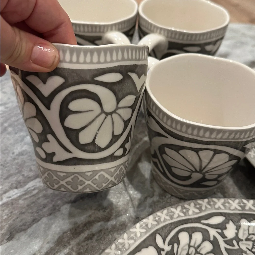 Pier 1 Porcelain “Moana” Floral Dinnerware Set - 4 Dinner Plates 4 Mugs Gray